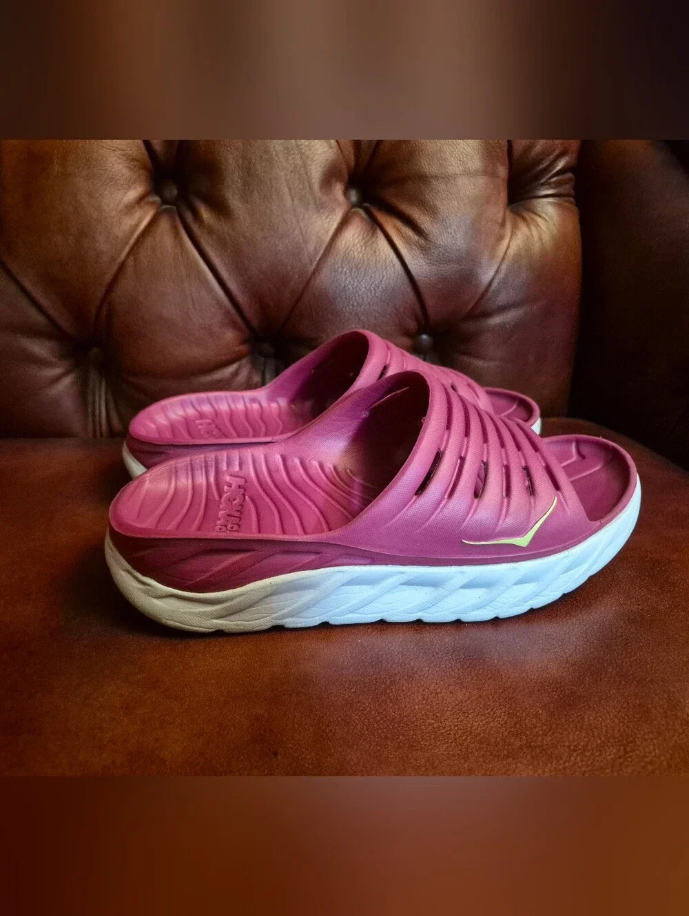 Hoka One One Recovery Slide Womens 9 Men 7